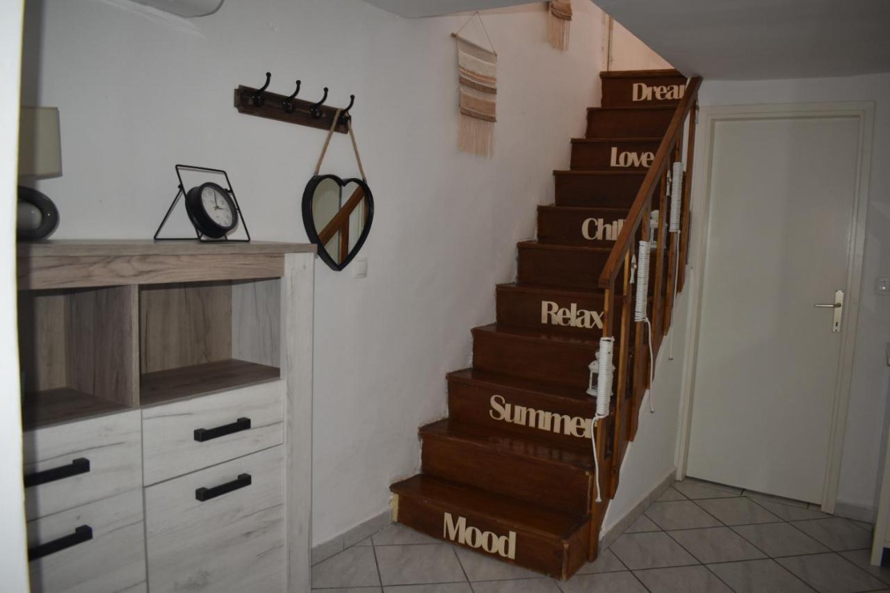 Apartment Estera Jelsa  Bagian luar foto