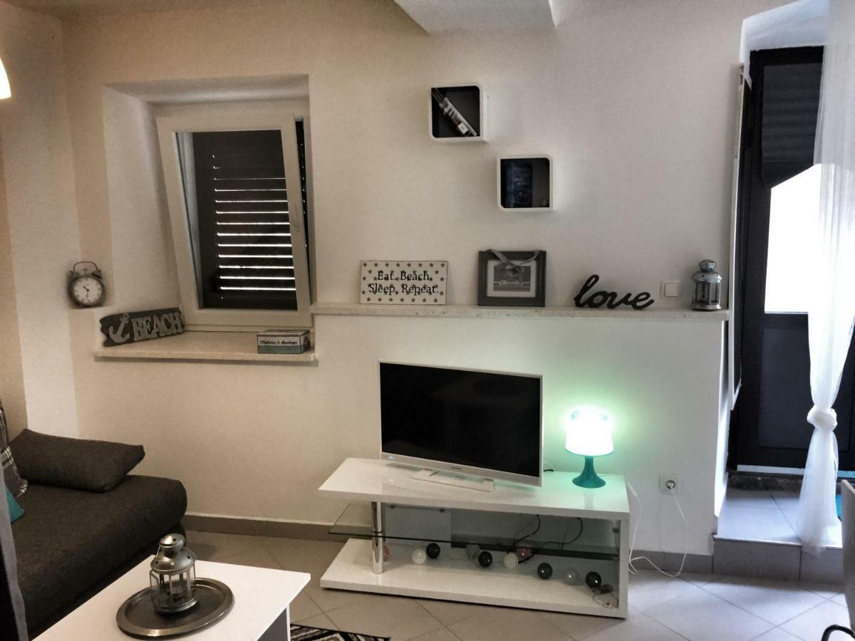 Apartment Estera Jelsa  Bagian luar foto